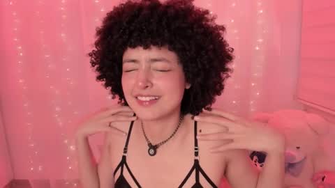 Snapshot of alice_wiinter chatting on November 4, 8:19 pm Alice online show from November 4, 8:19 pm