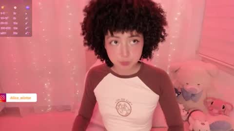 Snapshot of alice_wiinter chatting on November 10, 7:13 pm Alice online show from November 10, 7:13 pm