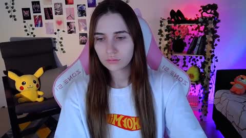 Snapshot of alicecharmy chatting on December 4, 11:52 am alicecharmy online show from December 4, 11:52 am