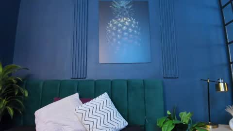 Alice online show from April 17, 11:35 am