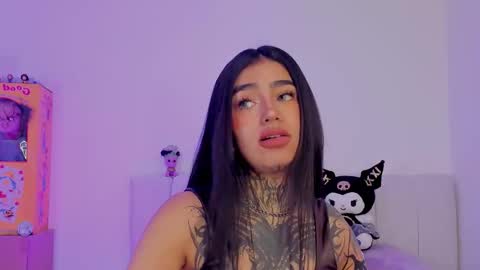 Alice  online show from October 25, 3:07 pm