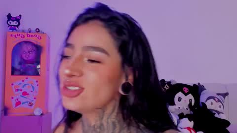 Alice  online show from November 5, 5:24 pm