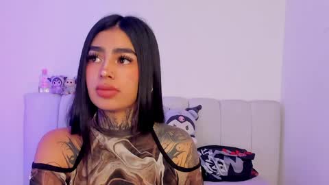 Alice  online show from April 8, 3:23 pm