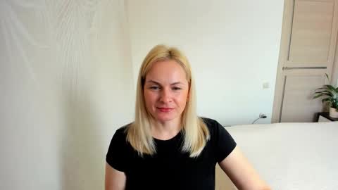 Alicee online show from March 18, 9:45 am