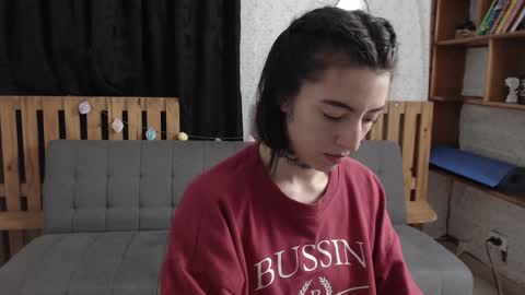 Snapshot of alicee_logan_ chatting on December 7, 2:20 am alicee_logan_ online show from December 7, 2:20 am