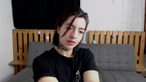 Snapshot of alicee_logan_ chatting on December 30, 2:09 am alicee_logan_ online show from December 30, 2:09 am