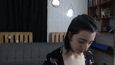 Snapshot of alicee_logan_ chatting on January 12, 2:56 am alicee_logan_ online show from January 12, 2:56 am