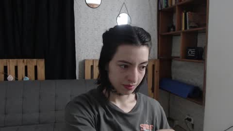 Snapshot of alicee_logan_ chatting on January 18, 2:03 am alicee_logan_ online show from January 18, 2:03 am
