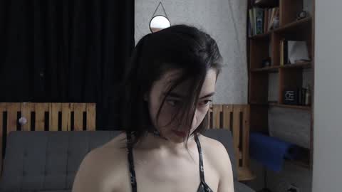 Snapshot of alicee_logan_ chatting on February 5, 1:15 am alicee_logan_ online show from February 5, 1:15 am