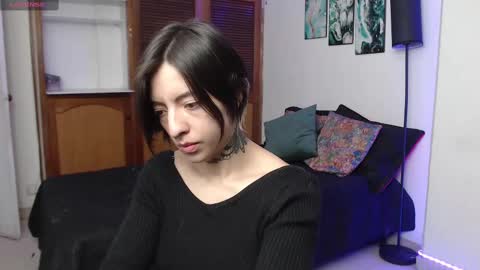 Snapshot of alicee_logan_ chatting on October 2, 1:56 am alicee_logan_ online show from October 2, 1:56 am