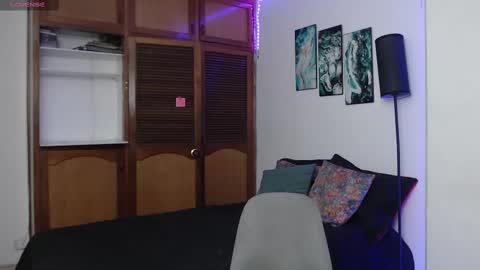 Snapshot of alicee_logan_ chatting on October 3, 1:57 am alicee_logan_ online show from October 3, 1:57 am