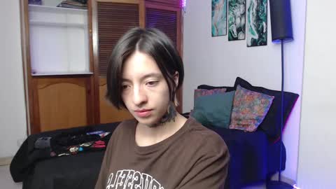 Snapshot of alicee_logan_ chatting on October 9, 1:47 am alicee_logan_ online show from October 9, 1:47 am