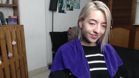 alicee_logan_ online show from March 9, 1:53 am