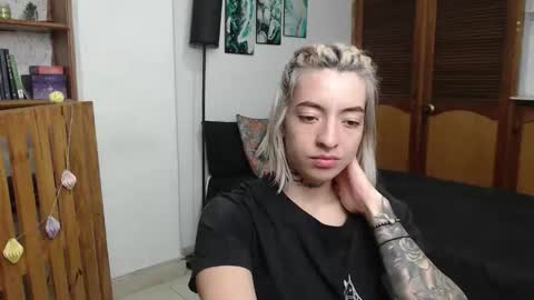 alicee_logan_ online show from March 20, 2:05 am