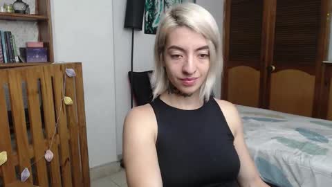 alicee_logan_ online show from March 23, 1:20 am