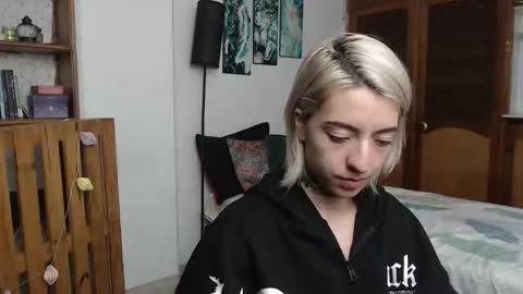 alicee_logan_ online show from March 25, 2:28 am