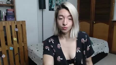 alicee_logan_ online show from May 25, 2:28 am
