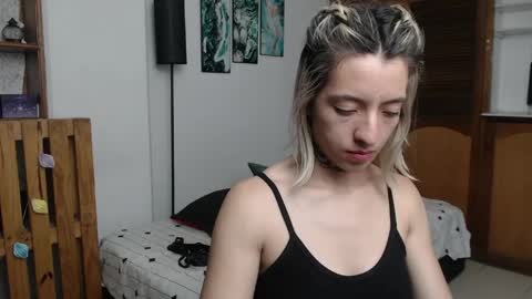 alicee_logan_ online show from May 28, 2:31 am