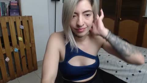 alicee_logan_ online show from July 14, 2:05 am