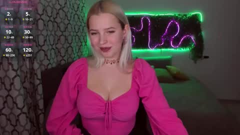 Snapshot of alicefreman chatting on December 2, 1:02 pm Alice online show from December 2, 1:02 pm