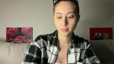 Snapshot of aliceinlustland chatting on June 24, 10:20 pm aliceinlustland online show from June 24, 10:20 pm