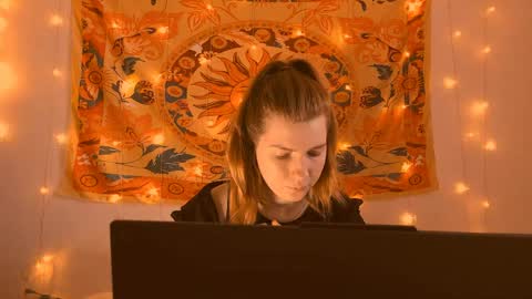 Alice online show from April 10, 5:23 am