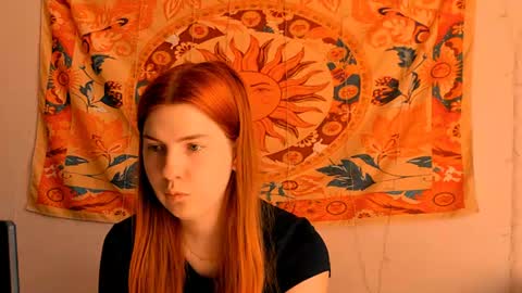 Snapshot of aliceinredsquare_ chatting on June 17, 5:10 am Alice online show from June 17, 5:10 am