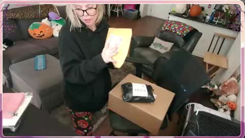 Alice Liddell online show from November 3, 7:15 pm