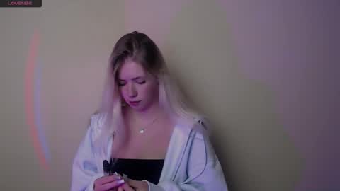 Snapshot of alicemeow_ chatting on September 23, 12:30 pm Alice online show from September 23, 12:30 pm