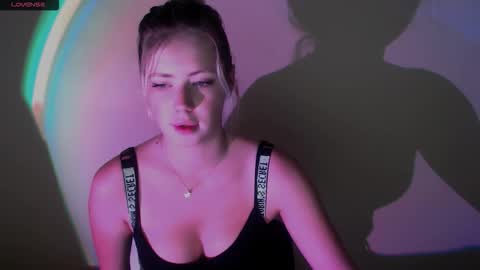 Snapshot of alicemeow_ chatting on September 25, 6:50 am Alice online show from September 25, 6:50 am