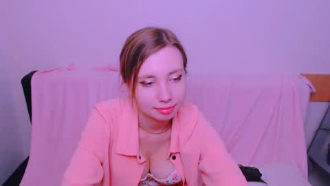 Snapshot of alicemias_ chatting on June 5, 11:05 am Alice online show from June 5, 11:05 am