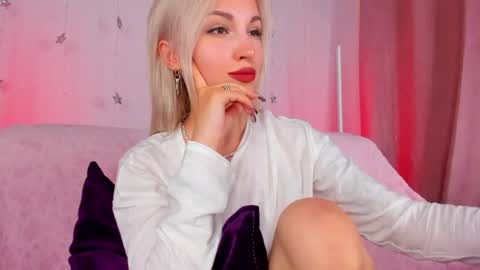Snapshot of alicemonro chatting on July 11, 1:52 am alicemonro online show from July 11, 1:52 am