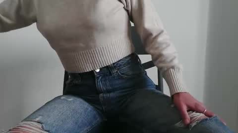 Snapshot of alicerabbithole03 chatting on January 12, 12:54 pm Alice online show from January 12, 12:54 pm