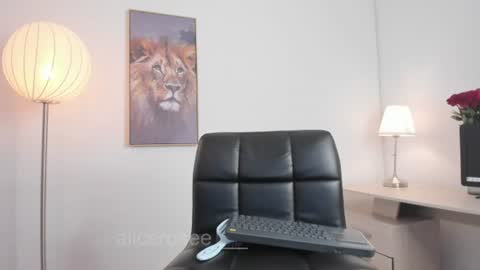 alicerosee___ online show from June 24, 11:04 pm