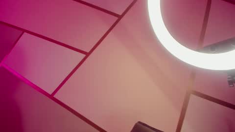 Alice online show from September 25, 8:01 pm