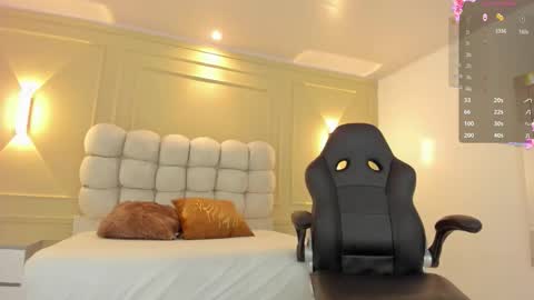          online show from March 26, 12:33 pm