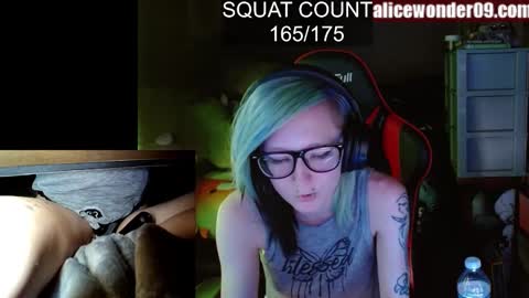 Snapshot of alicewonder52 chatting on March 6, 5:14 am Alice online show from March 6, 5:14 am