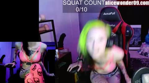 Snapshot of alicewonder52 chatting on November 3, 4:47 am Alice online show from November 3, 4:47 am