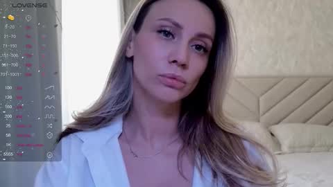 Snapshot of alicewonders_ chatting on March 27, 6:08 am Alice online show from March 27, 6:08 am