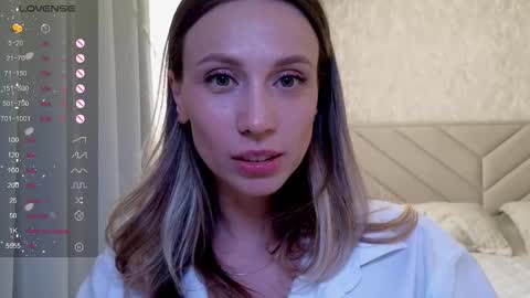 Snapshot of alicewonders_ chatting on March 27, 8:59 am Alice online show from March 27, 8:59 am
