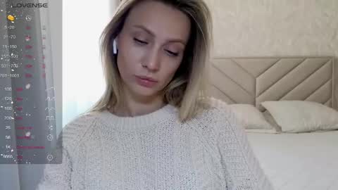 Snapshot of alicewonders_ chatting on April 29, 7:23 am Alice online show from April 29, 7:23 am