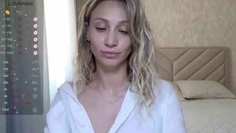 Snapshot of alicewonders_ chatting on June 18, 9:47 am Alice online show from June 18, 9:47 am