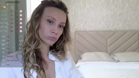 Snapshot of alicewonders_ chatting on July 8, 8:30 am Alice online show from July 8, 8:30 am