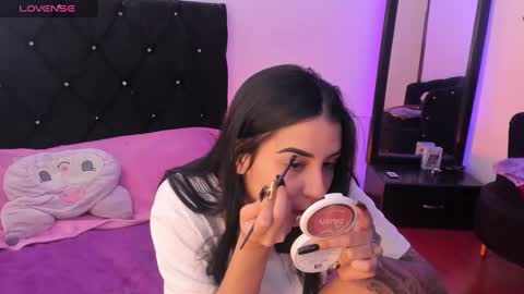 Snapshot of alicewoodville chatting on January 23, 5:52 pm Alice online show from January 23, 5:52 pm