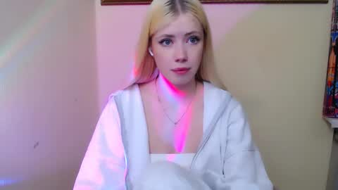 Alice online show from April 15, 7:15 am