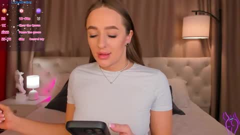 Mia online show from February 3, 2:10 am