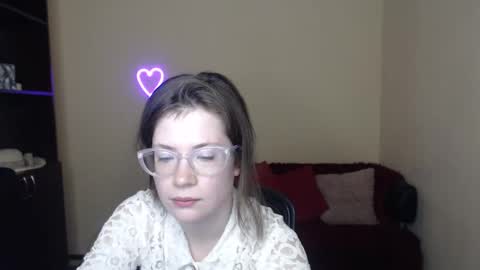 Alicia online show from February 8, 1:01 pm