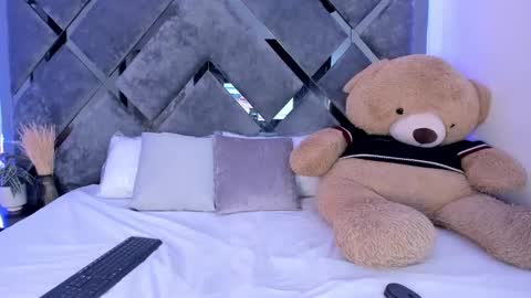 Alice  online show from December 16, 7:43 pm