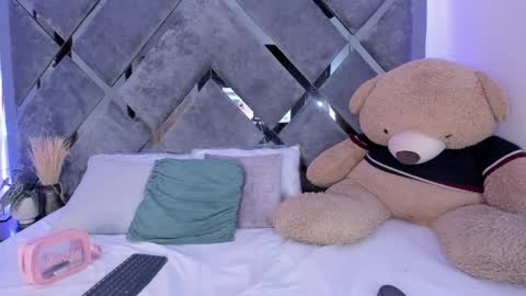 Alice  online show from January 17, 1:35 pm