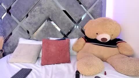 Alice  online show from February 2, 4:00 pm